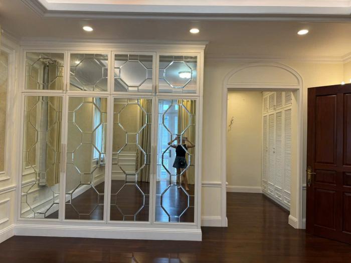 Bán biệt thự mặt tiền đường 42 Thảo Điền diện tích: 14x25m hầm 3 lầu