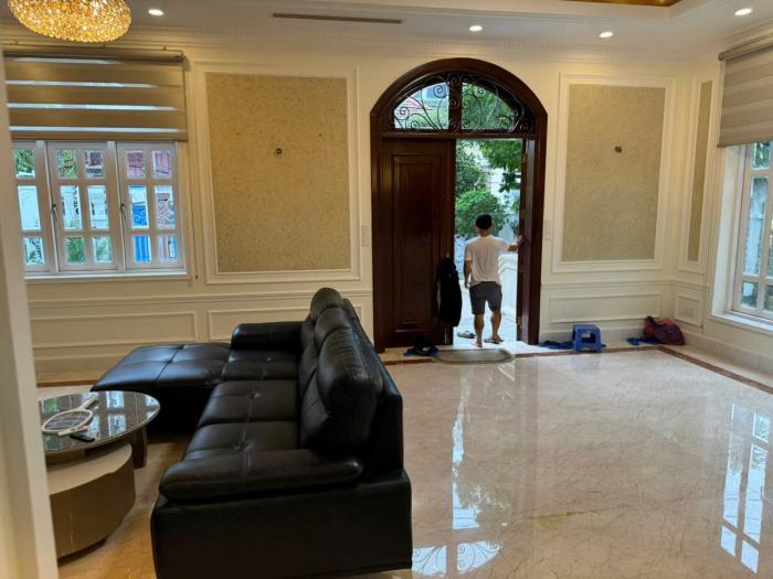 Bán biệt thự mặt tiền đường 42 Thảo Điền diện tích: 14x25m hầm 3 lầu