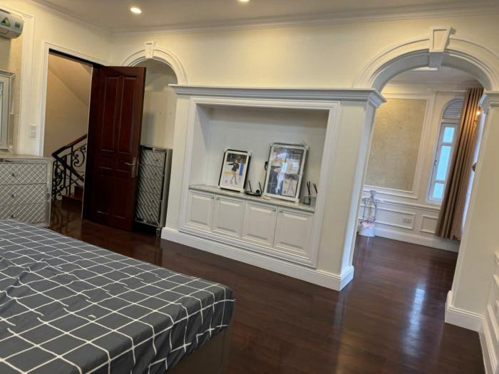 Bán biệt thự mặt tiền đường 42 Thảo Điền diện tích: 14x25m hầm 3 lầu