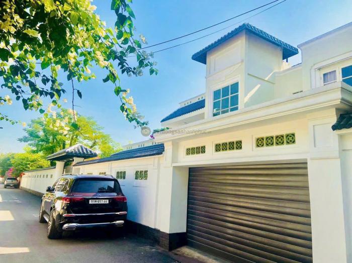 Bán biệt thự mặt tiền đường số 6 diện tích: 51x19m trệt lầu