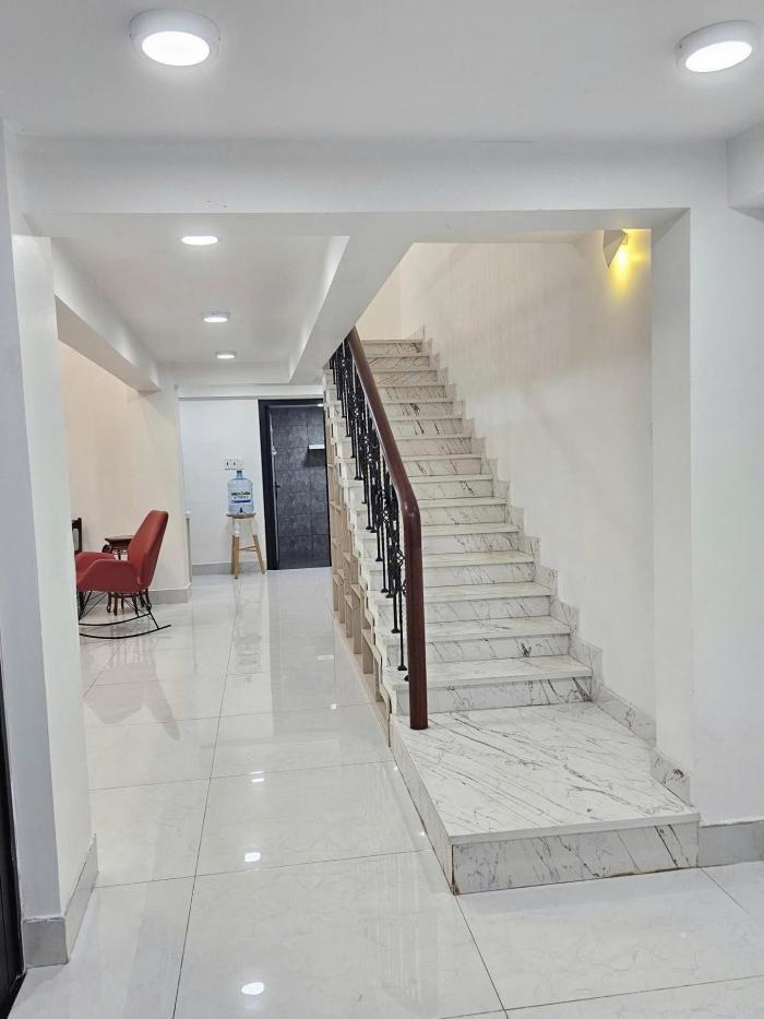 Cho thuê nhà đường Nguyễn Văn Nguyễn Quận 1