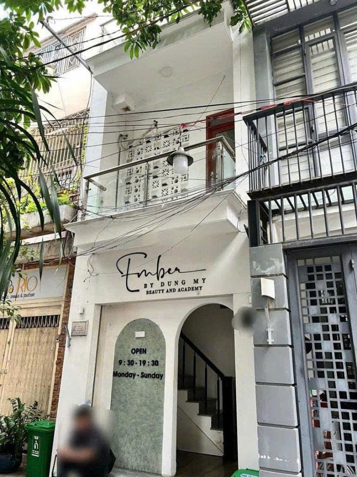 Cho thuê nhà hẻm xe hơi quận 1 đường Nguyễn Bỉnh Khiêm