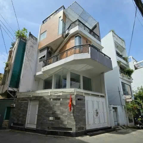 Cho thuê nhà đường Cách Mạng Tháng 8 Quận 10