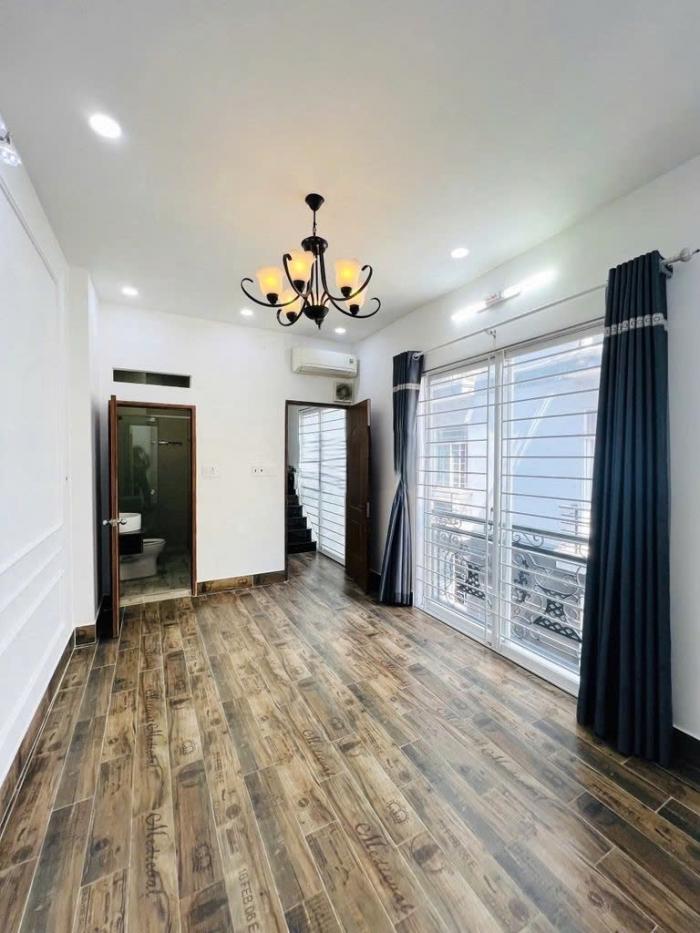 Cho thuê nhà đường Lê Hồng Phong Quận 10