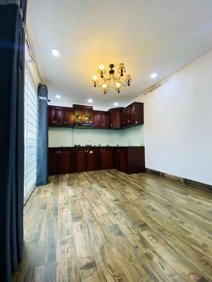 Cho thuê nhà đường Lê Hồng Phong Quận 10