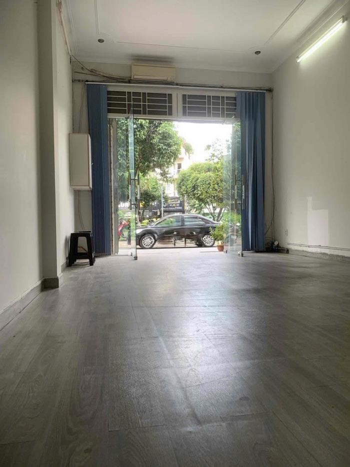Cho thuê nhà hẻm 283 đường Cách Mạng Tháng 8 Quận 10