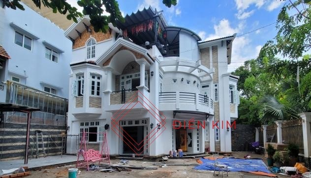 Cho thuê nhà đường Nguyễn Văn Hưởng Thảo Điền Quận 2