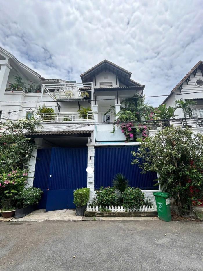 Cho thuê nhà đường Quốc Hương P. Thảo Điền Quận 2