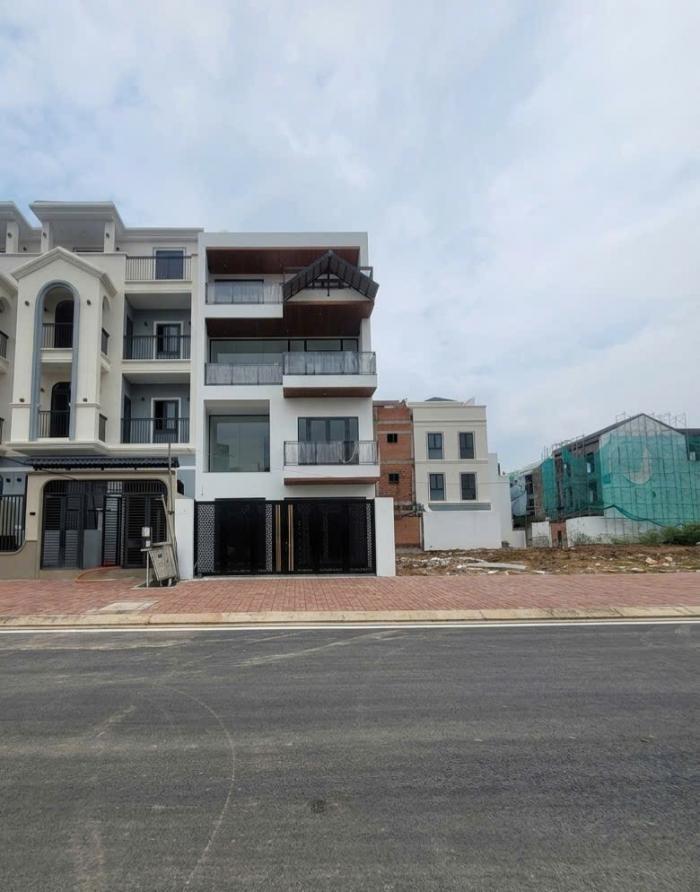 Cho thuê nhà đường Nguyễn Hoàng Quận 2