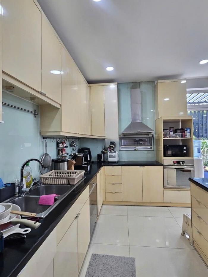 Cho thuê nhà đường Quốc Hương Quận 2