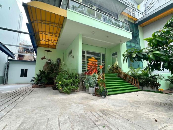 Cho thuê nhà đường Cách Mạng Tháng 8