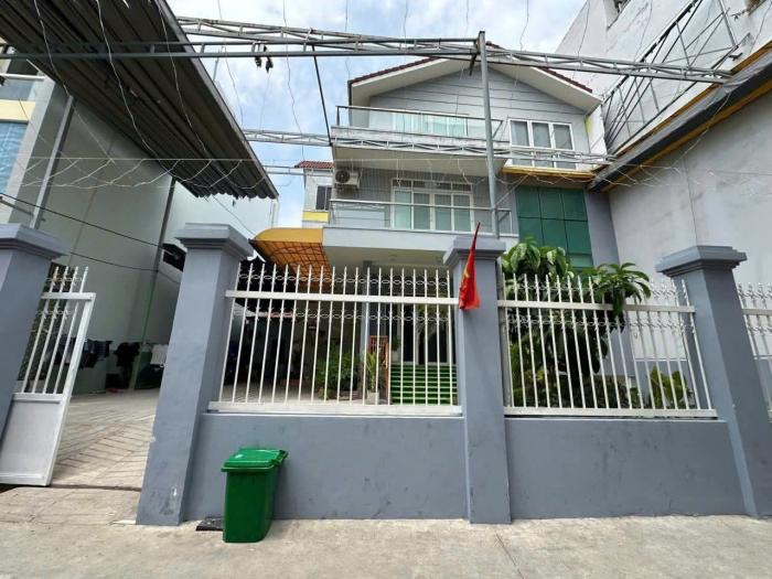 Cho thuê nhà đường Cách Mạng Tháng 8 Quận 3