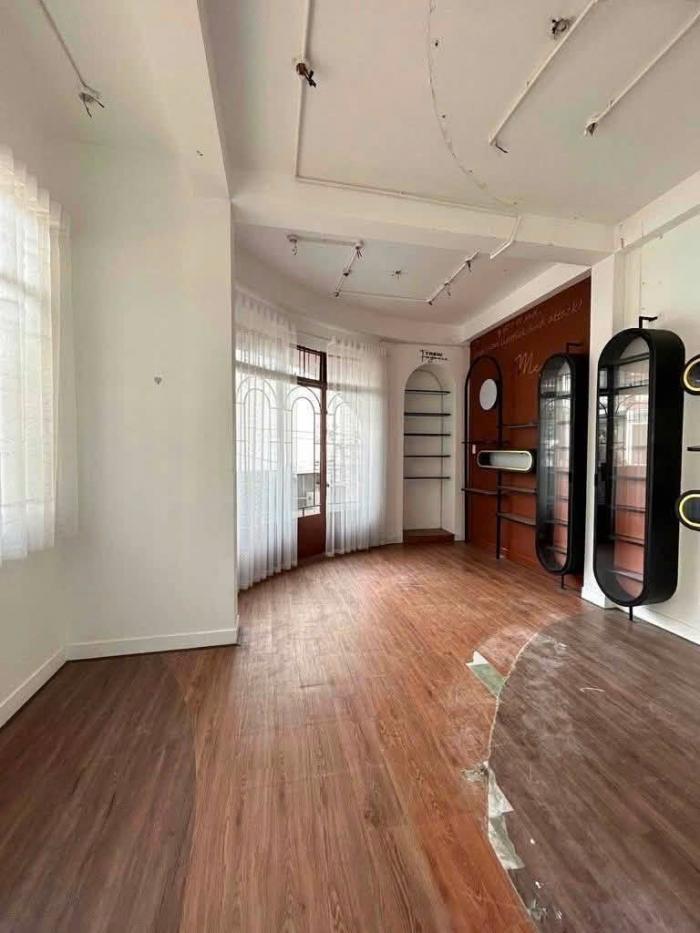 Cho thuê nhà hẻm 491 đường Lê Văn Sỹ Quận 3
