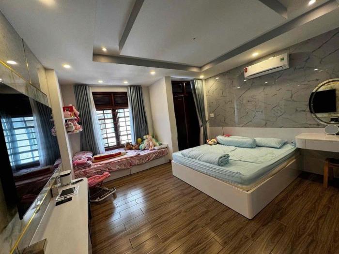 Cho thuê nhà hẻm 451 đường Hai Bà Trưng Quận 3