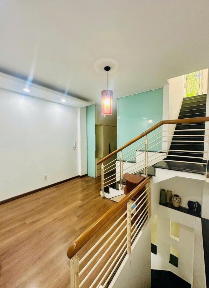 Cho thuê nhà hẻm 315 đường Lê Văn Sỹ Quận 3