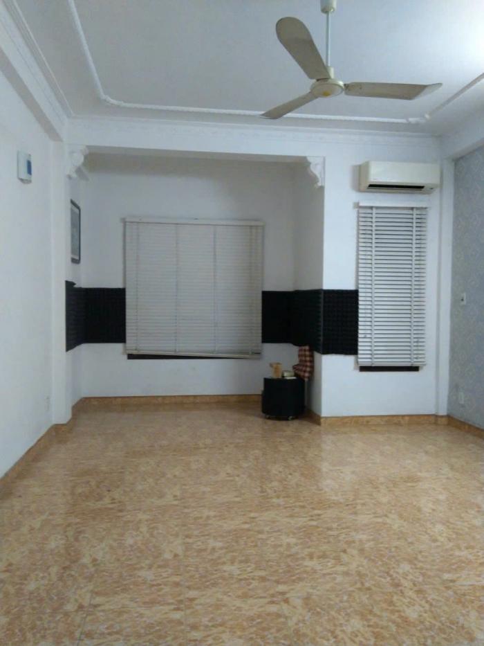 Cho thuê nhà hẻm số 1 đường Nguyễn Văn Mai Quận 3