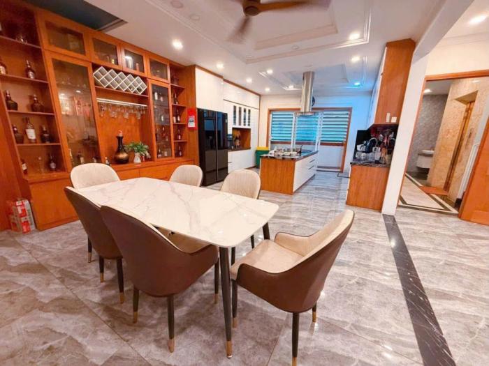 Cho thuê nhà hẻm 1365 đường Huỳnh Tấn Phát Quận 7