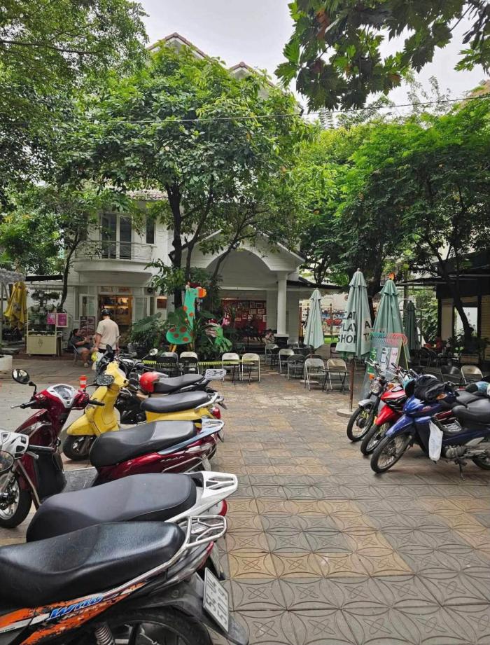 Cho thuê nhà hẻm 42 đường Hoàng Hoa Thám quận Bình Thạnh