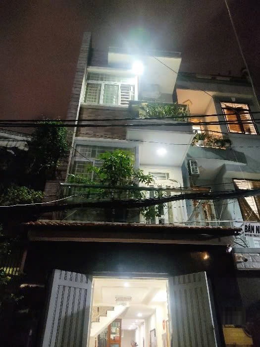 Cho thuê nhà hẻm xe hơi đường Lạc Long Quân quận Tân Bình