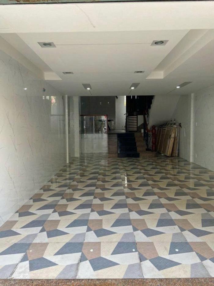 Cho thuê nhà hẻm xe hơi đường Hồng Hà Quận Tân Bình