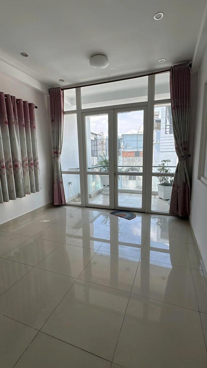 Cho thuê nhà đường Trường Chinh quận Tân Bình