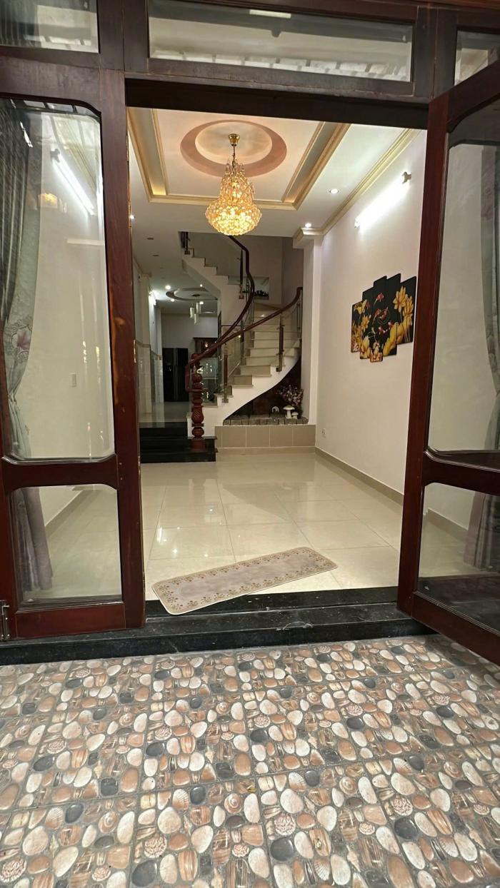 Cho thuê nhà đường Trường Chinh quận Tân Bình