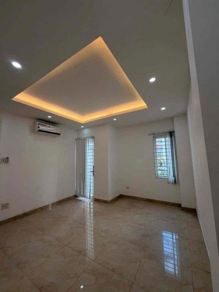 Cho thuê nhà hẻm 20 Chử Đồng Tử quận Tân Bình