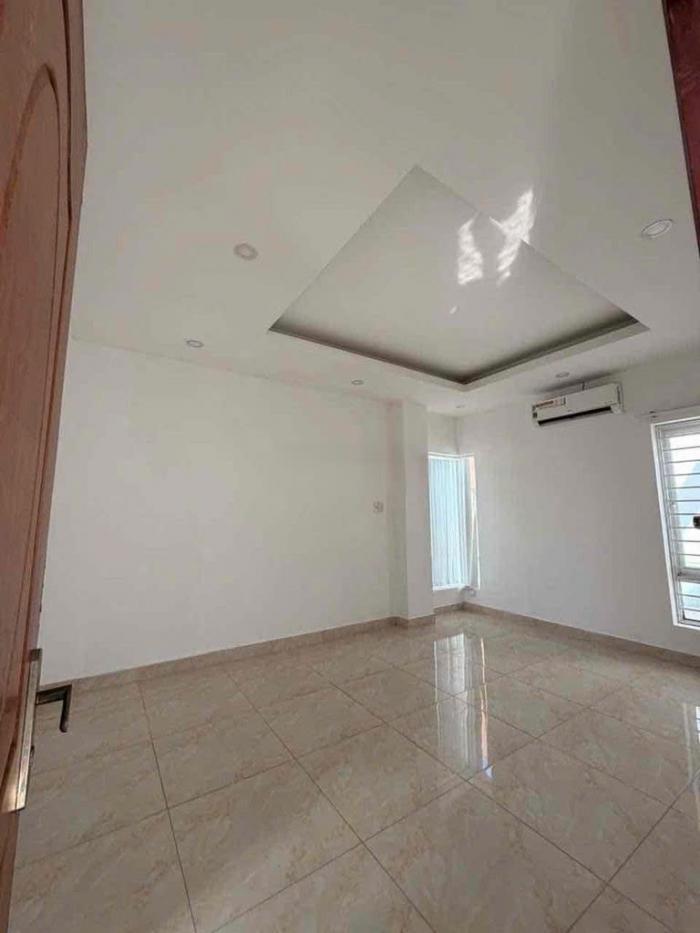 Cho thuê nhà hẻm 20 Chử Đồng Tử quận Tân Bình