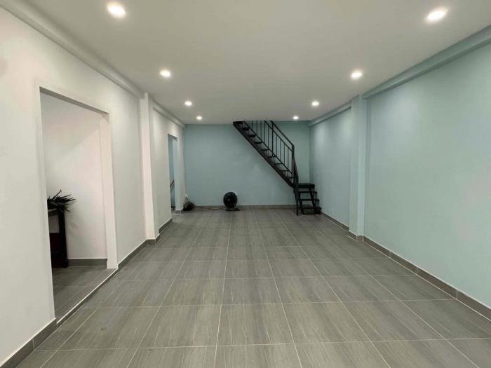 Cho thuê nhà hẻm 202 đường Phạm Văn Hai quận Tân Bình
