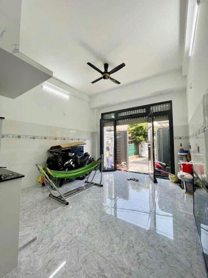 Cho thuê nhà đường Âu Cơ quận Tân Phú