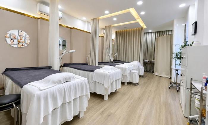Cho thuê nhà mặt tiền đường Trần Khắc Chân quận 1