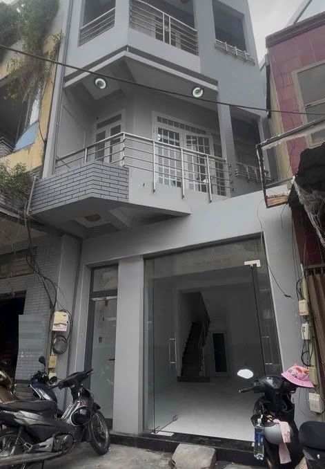 Cho thuê nhà mặt tiền số 2 Trương Hán Siêu Quận 1
