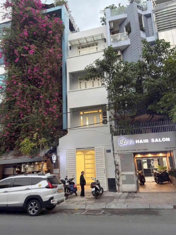 Cho thuê nhà mặt tiền 21 Trần Nhật Duật Quận 1