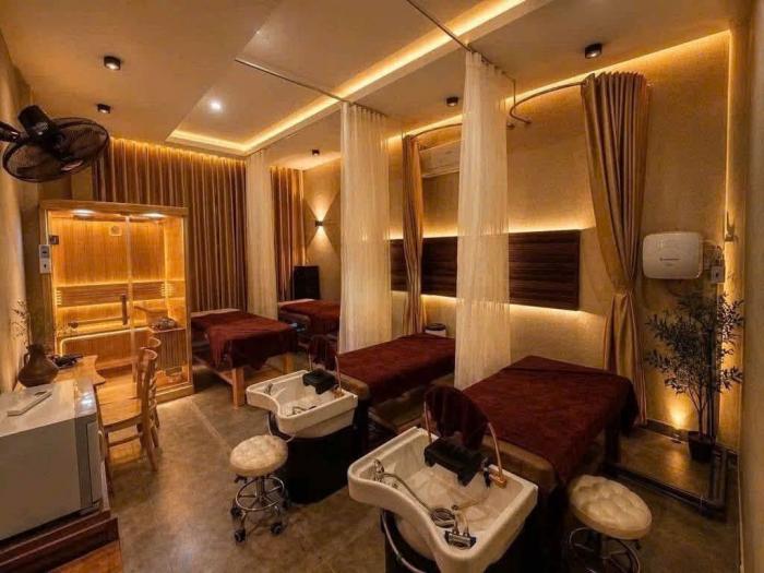 Cho thuê nhà mặt tiền 42 Trịnh Văn Cấn Quận 1