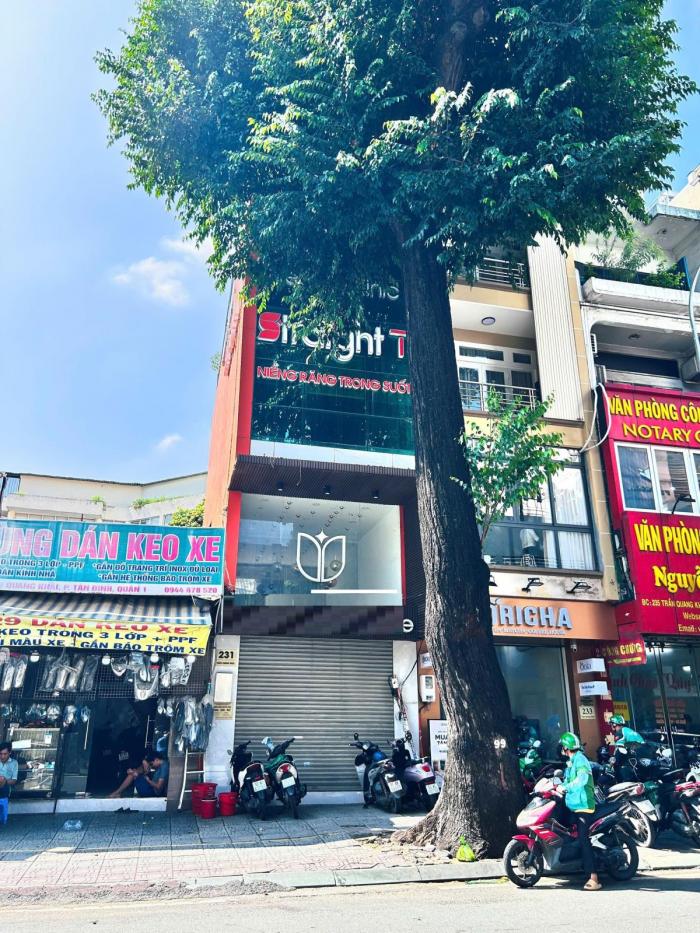 Cho thuê nhà mặt tiền 231 Trần Quang Khải Quận 1