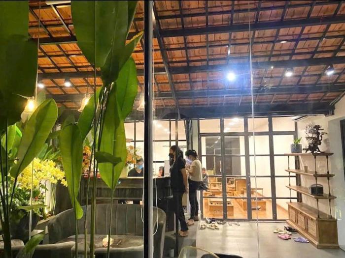 Cho thuê nhà mặt tiền 180C Hai Bà Trưng Quận 1