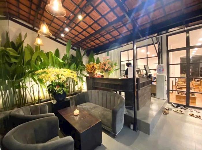 Cho thuê nhà mặt tiền 180C Hai Bà Trưng Quận 1