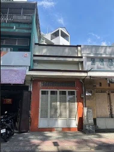 Cho thuê nhà mặt tiền đường Nguyễn Chí Thanh quận 10