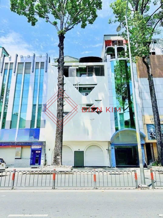 Cho thuê nhà mặt tiền đường 3/2 Quận 10