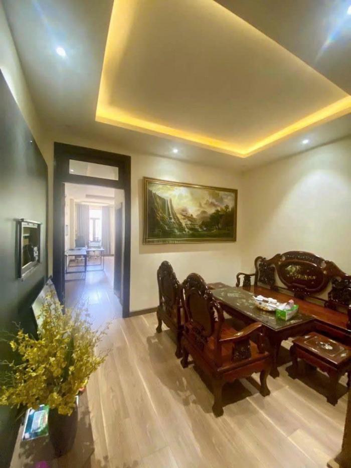 Nhà mặt tiền đường Bạch Mã Quận 10 cho thuê