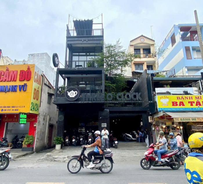 Cho thuê nhà 3 mặt tiền đường Cách Mạng Tháng 8 Quận 10
