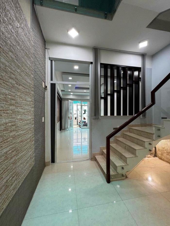 Cho thuê nhà đường Tam Đảo Quận 10