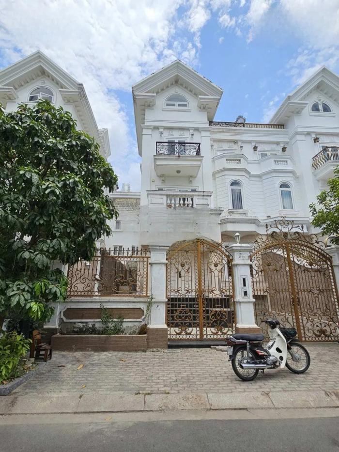 Cho thuê nhà mặt tiền 33 đường số 8 KDC GardenHill quận Gò Vấp