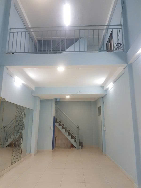 Cho thuê nhà mặt tiền 349 Ngô Gia Tự Quận 10