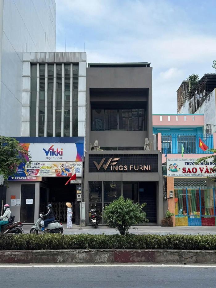 Cho thuê nhà mặt tiền đường Lê Đại Hành Quận 11