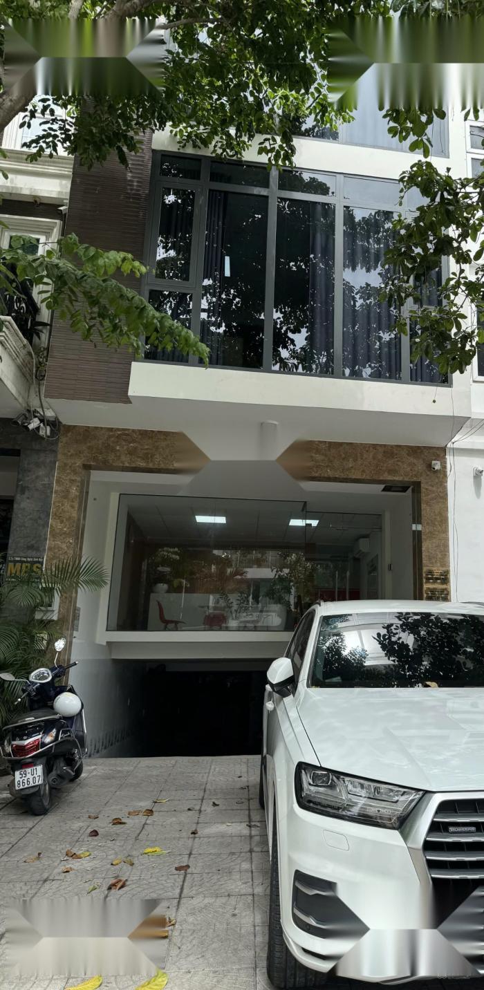 Nhà nguyên căn quận Tân Phú,  Cho thuê nhà mặt tiền đường Nguyễn Quý Đức