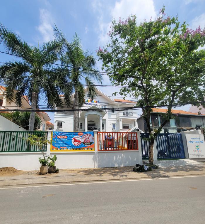 Cho thuê nhà mặt tiền đường Nguyễn Văn Hưởng Quận 2