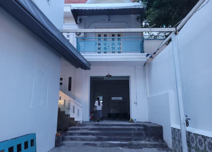 Cho thuê nhà mặt tiền đường Tống Hữu Định Thảo Điền Quận 2