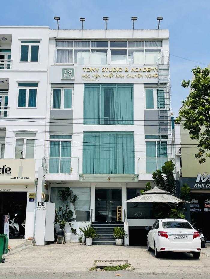 Cho thuê nhà mặt tiền 134 Nguyễn Hoàng Quận 2