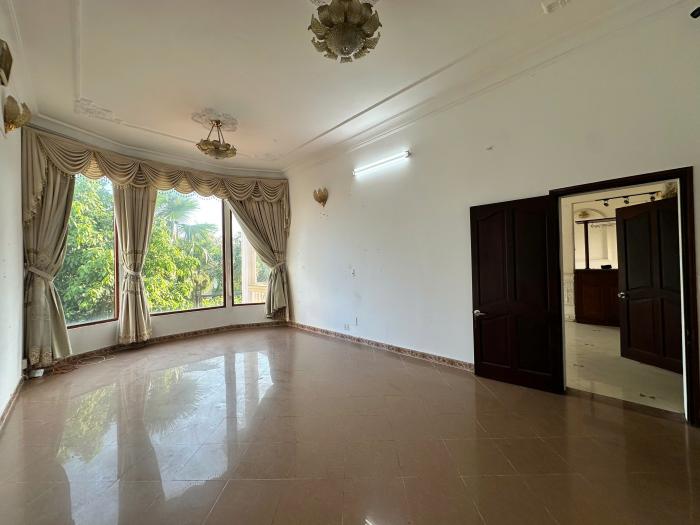 Cho thuê nhà mặt tiền đường Nguyễn Đăng Giai Quận 2